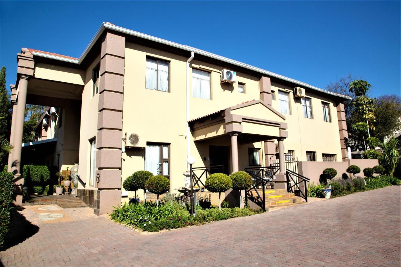 ホテル コンスタンシア マナー ゲスト ハウス Pretoria-Noord エクステリア 写真